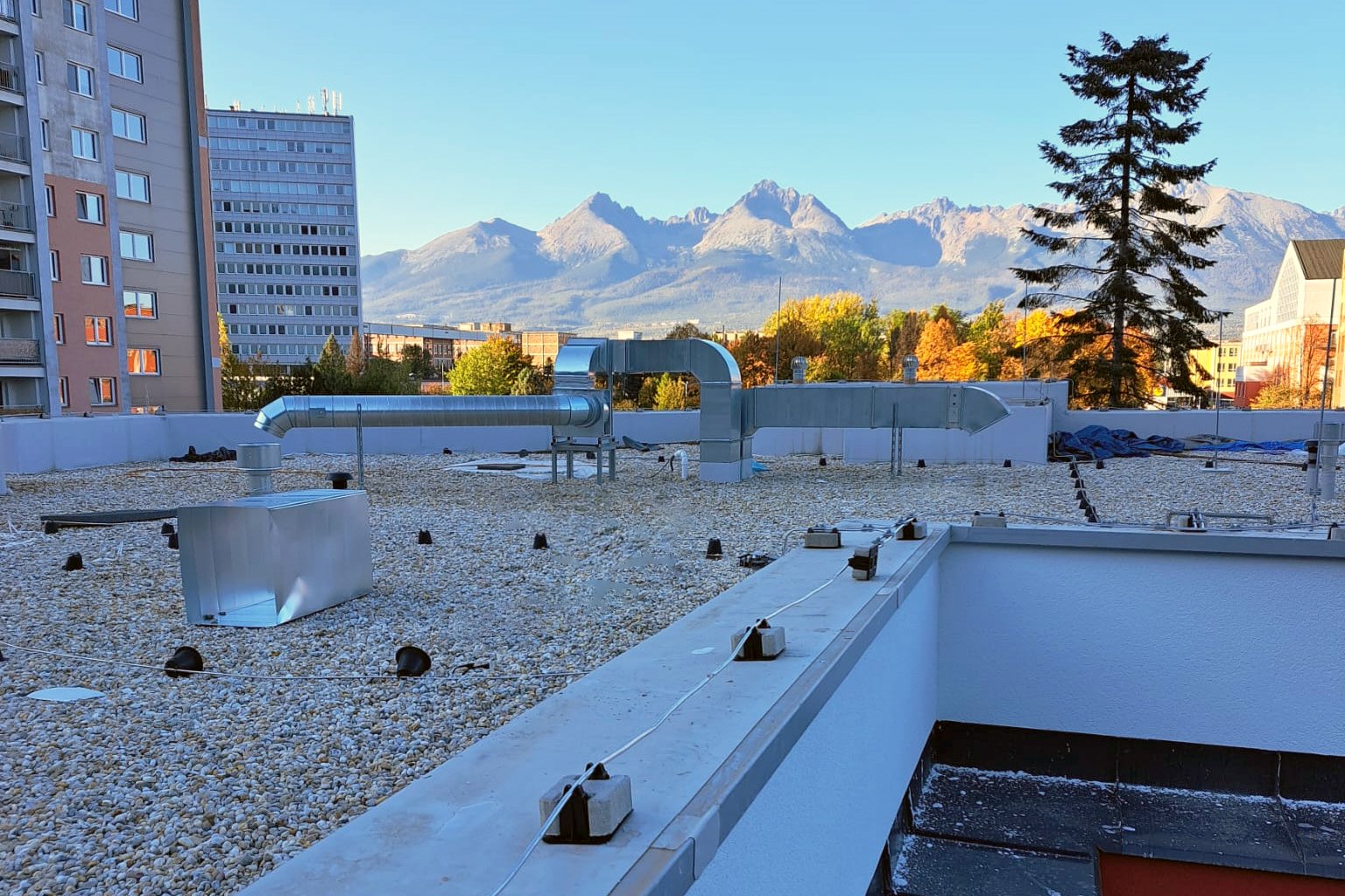 Priemyselná vzduchotechnika na streche